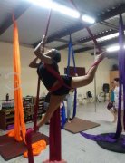 Academia de Pole Dancers, $ 1